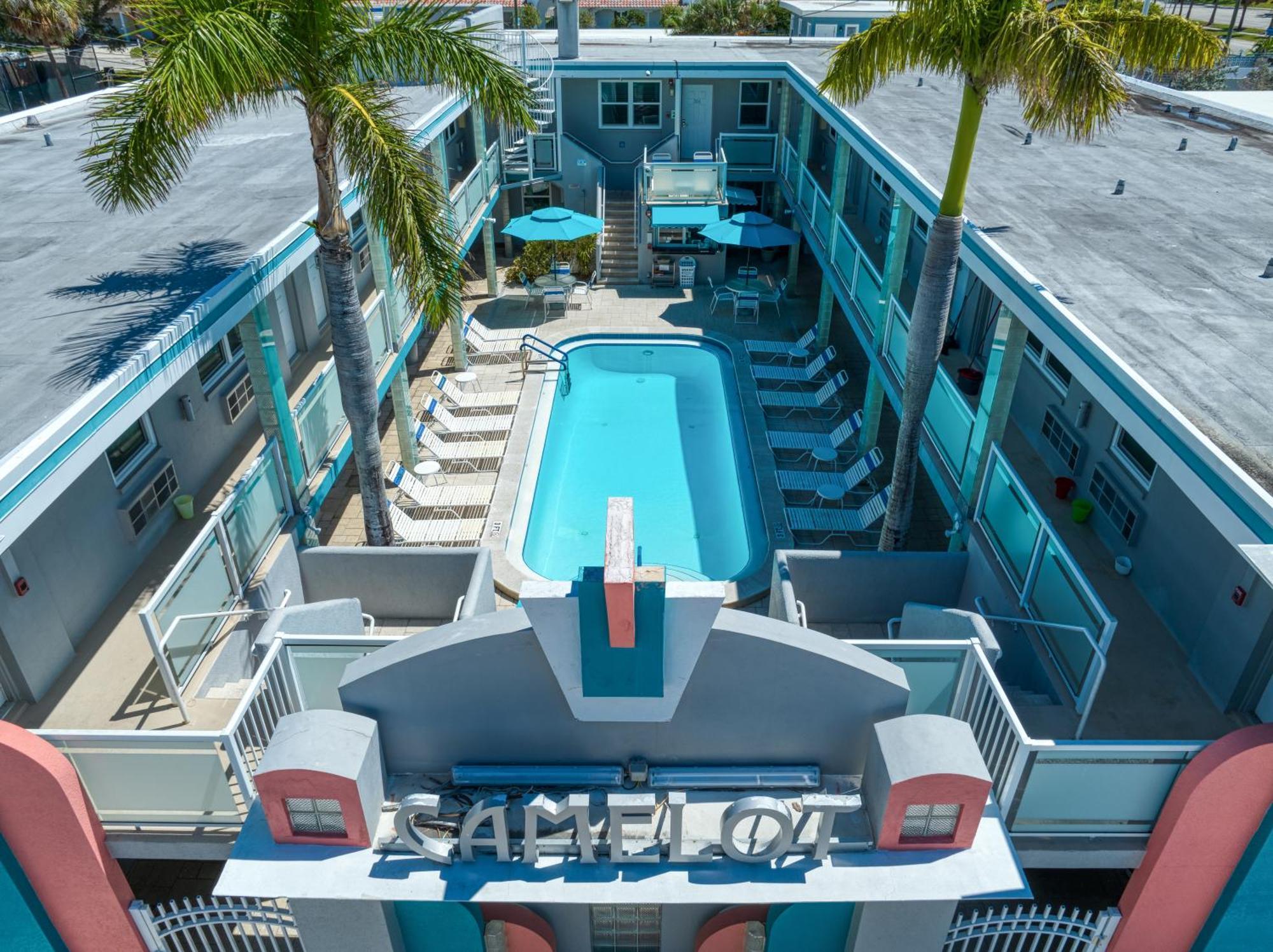 קלירווטר ביץ' Camelot Beach Suites מראה חיצוני תמונה