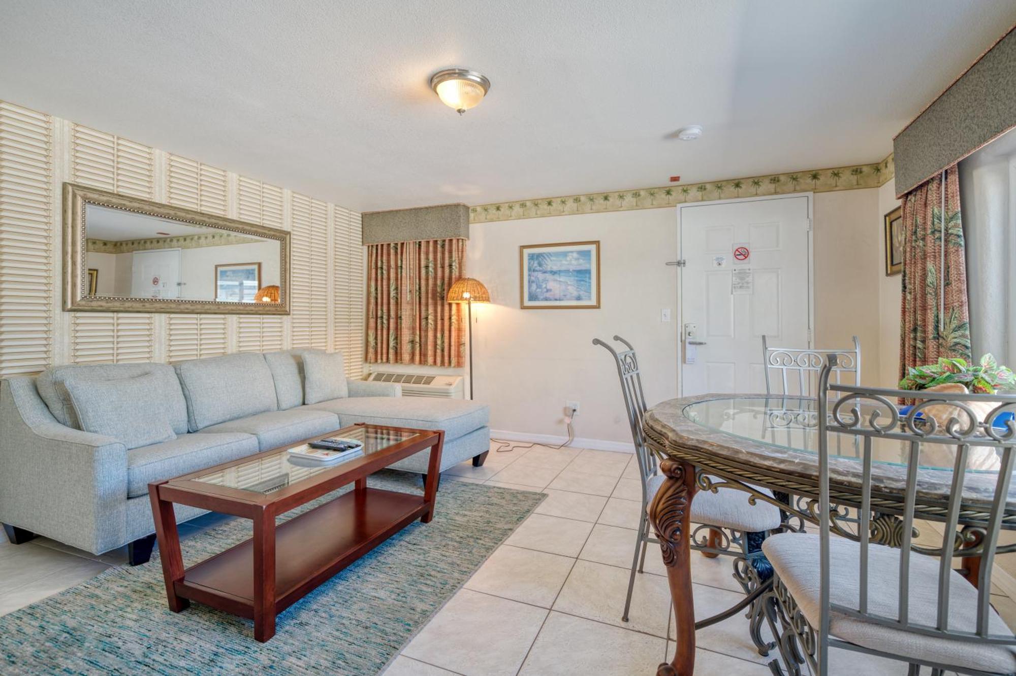 קלירווטר ביץ' Camelot Beach Suites מראה חיצוני תמונה