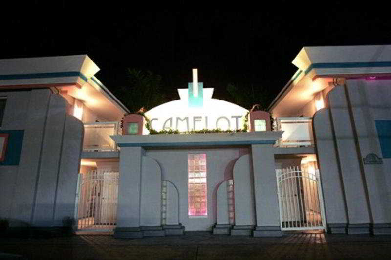 קלירווטר ביץ' Camelot Beach Suites מראה חיצוני תמונה