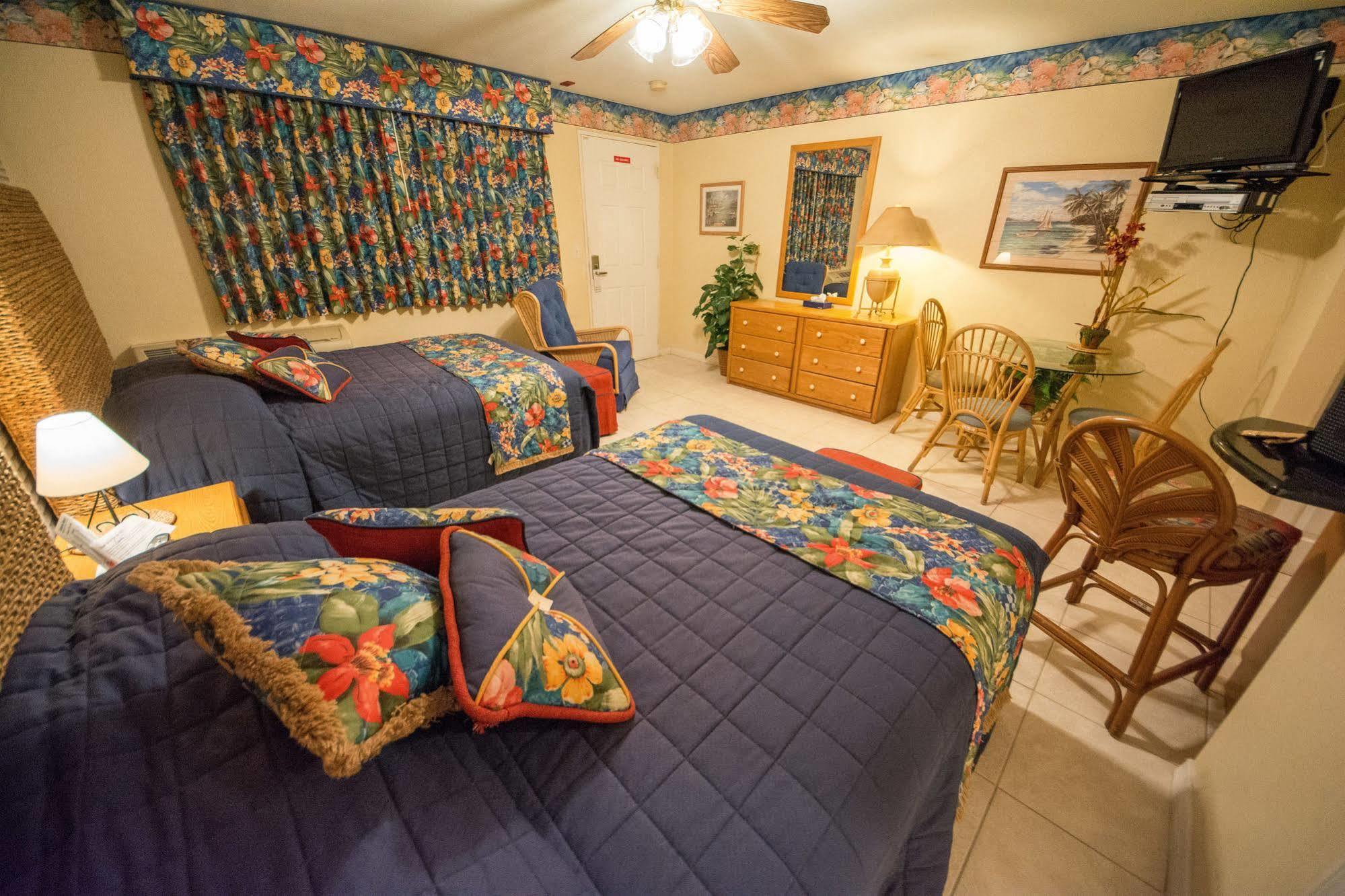 קלירווטר ביץ' Camelot Beach Suites מראה חיצוני תמונה