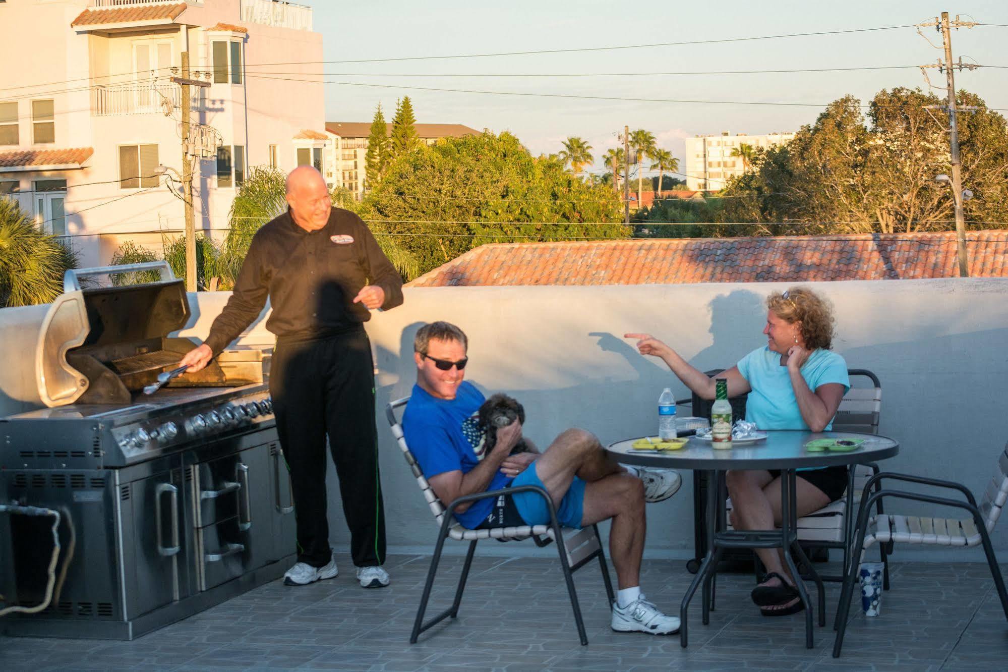 קלירווטר ביץ' Camelot Beach Suites מראה חיצוני תמונה