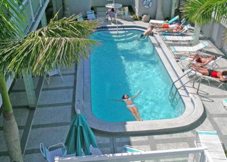 קלירווטר ביץ' Camelot Beach Suites מראה חיצוני תמונה
